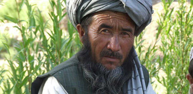 Image of Homme avec turban au marché du lundi (photo)