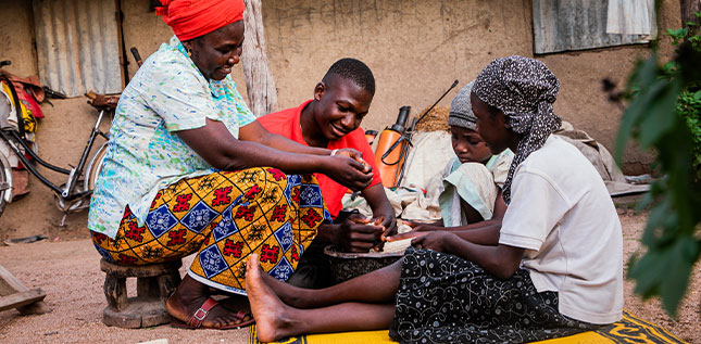 Nigeria charity e  ses enfants ont survecu a une attaque de boko haram